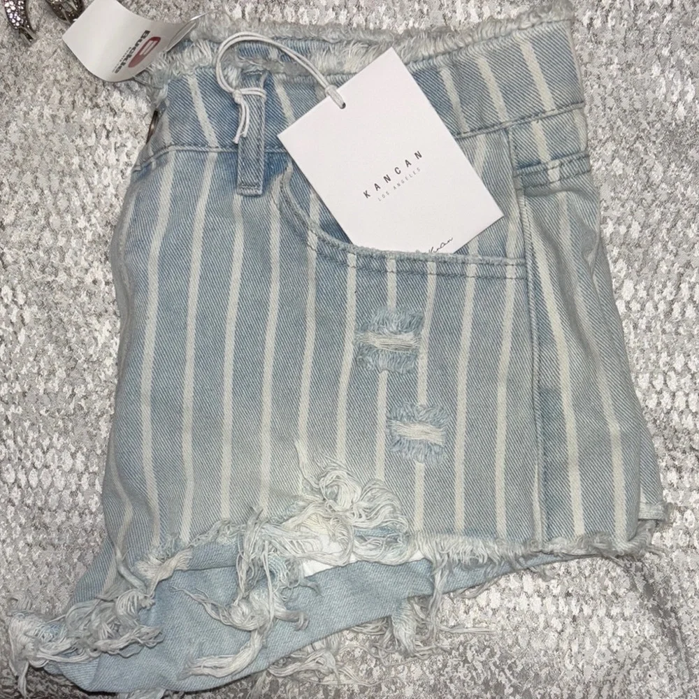 NWT KanCan Blue Striped Jean Shorts - Picture 6 of 14